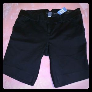 Torrid black Bermuda shorts size 22